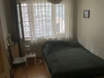 Beşiktaş'ta odamı kiralıyorum.